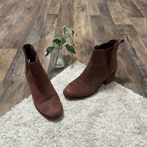 Toms Shoes - TOMS Size 7.5 Burnt Henna Leather Block Heel Pull-On Esme Chelsea Boots